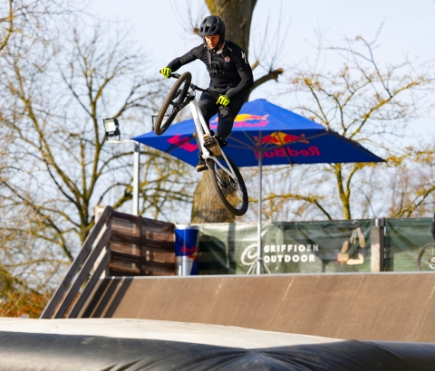 Jeffrey Hoogland getting used to his new bike during Red Bull District Ride in Amsterdam, Netherlands on March 23, 2026. // Frits van Eldik / Red Bull Content Pool // SI202603240401 // Usage for editorial use only //