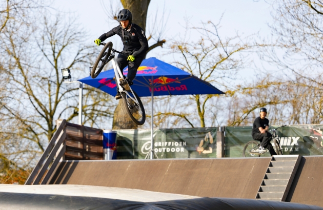 Jeffrey Hoogland getting used to his new bike during Red Bull District Ride in Amsterdam, Netherlands on March 23, 2026. // Frits van Eldik / Red Bull Content Pool // SI202603240401 // Usage for editorial use only //